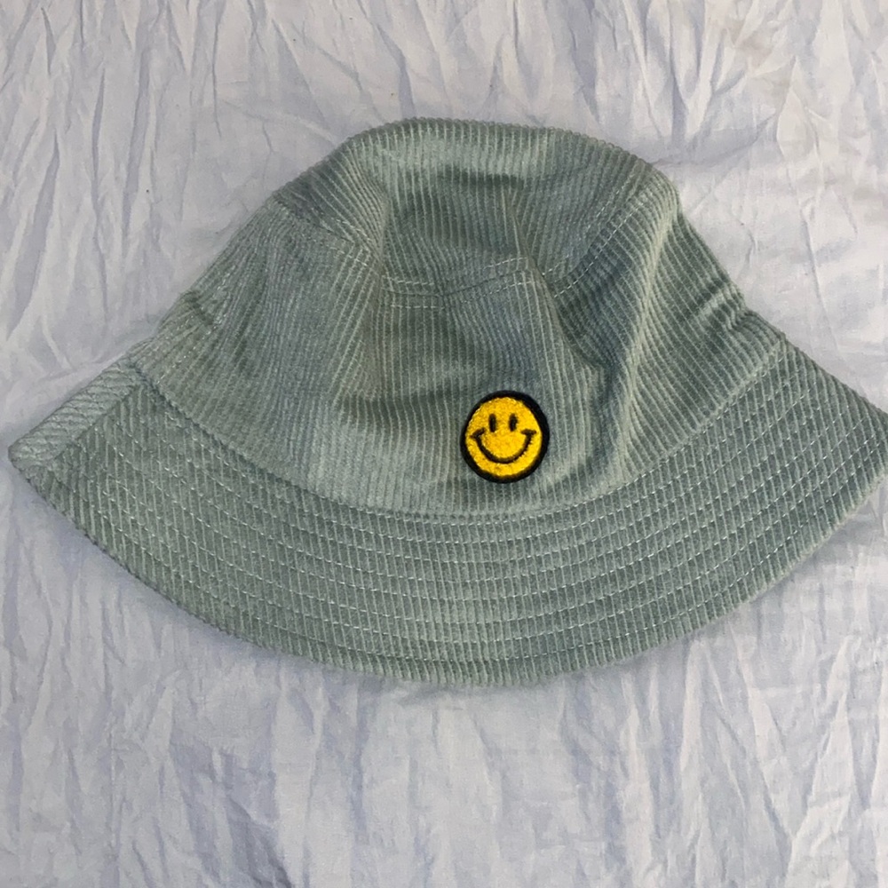 No boundaries bucket hat